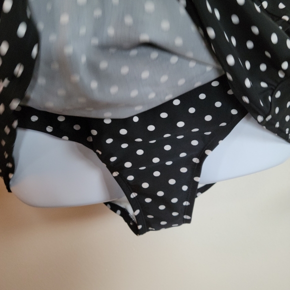 Merona Polka dot 1 PC bathing suit lg nylon spandex ties around neck blk w/ whi - Picture 3 of 4